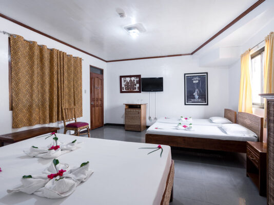 superior family room scandi divers