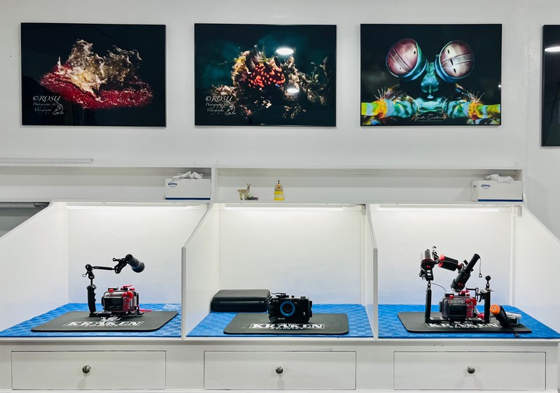 underwater camera room cubicles