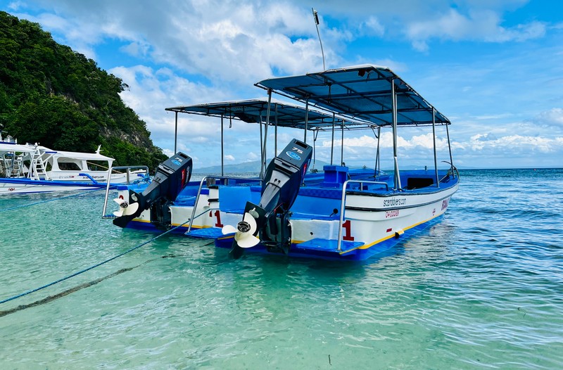 scuba diving speedboat